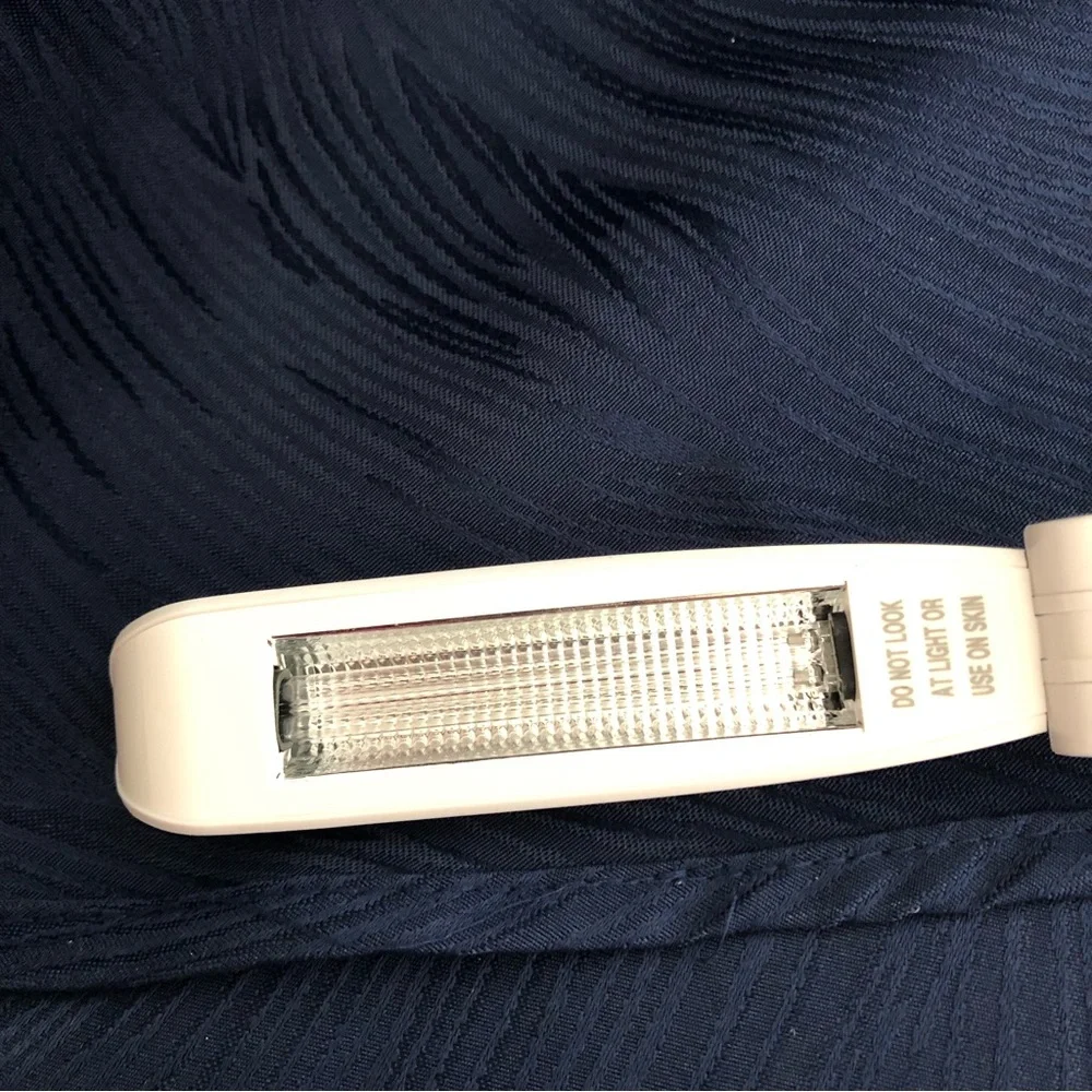 Safe & Healthy UV Sanitizing Light - Picture 5 of 6